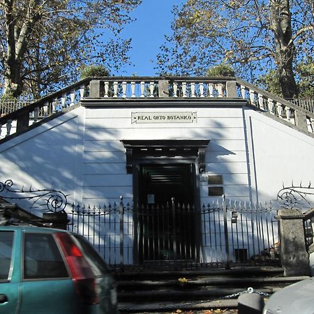 לינה וארוחת בוקר נאפולי Casina Via Foria מראה חיצוני תמונה