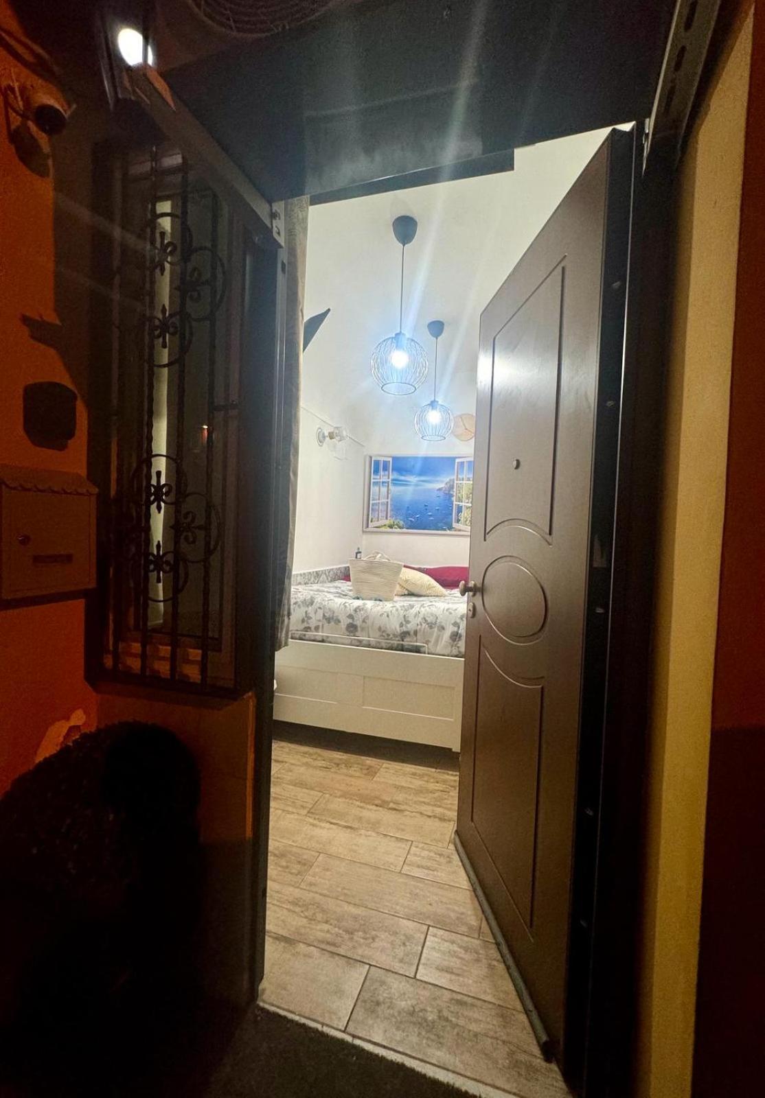 לינה וארוחת בוקר נאפולי Casina Via Foria מראה חיצוני תמונה